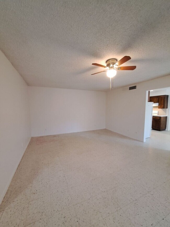 Building Photo - 4864 E University Ave