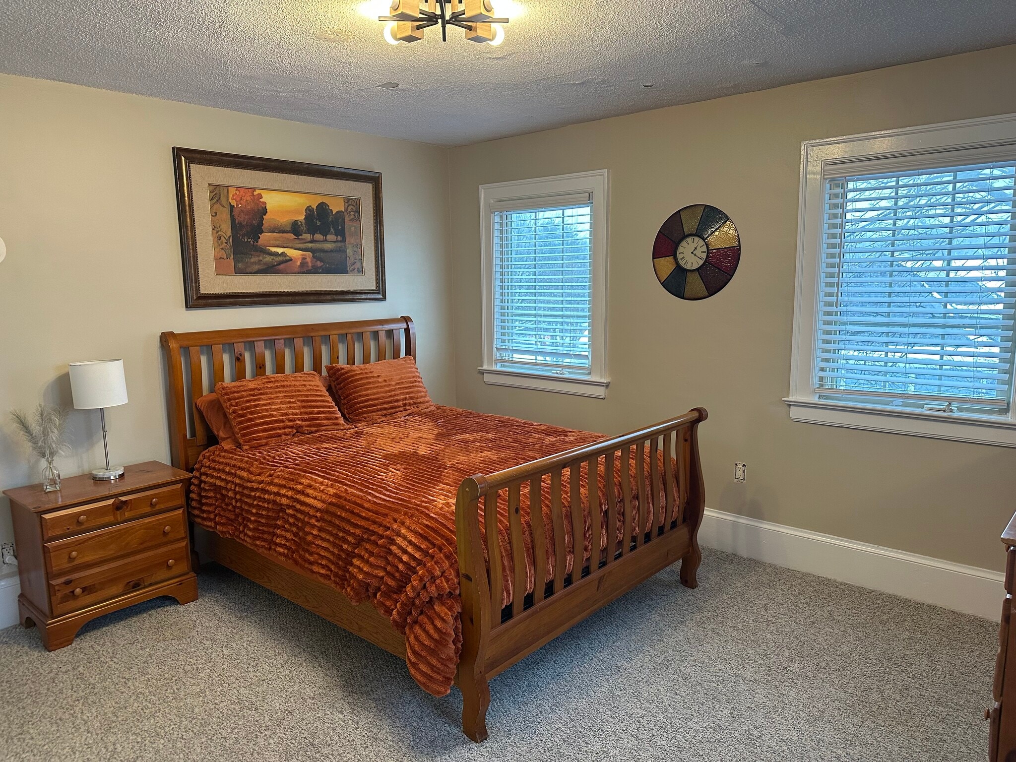 Building Photo - 201 Salt Springs Rd