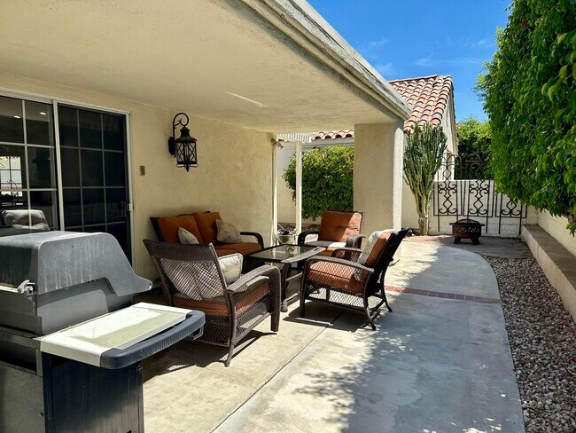 Building Photo - 43755 Cll Las Brisas W