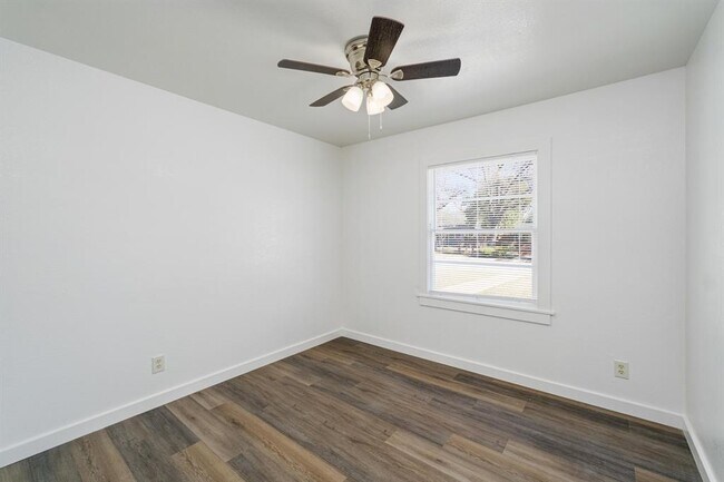 Building Photo - 501 Sacramento Dr