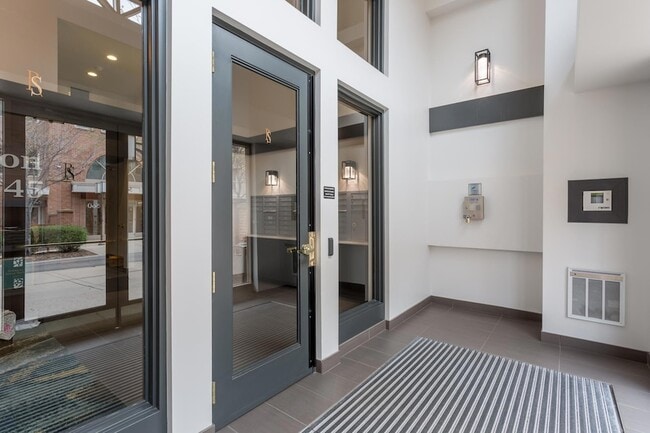 Building Photo - 545 N 1st St