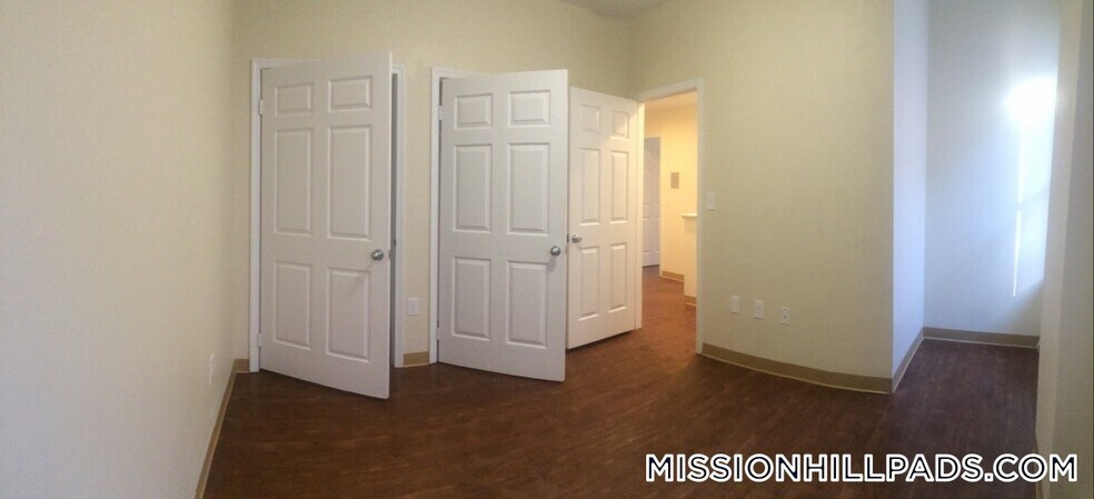 Building Photo - 13 Ruggles St