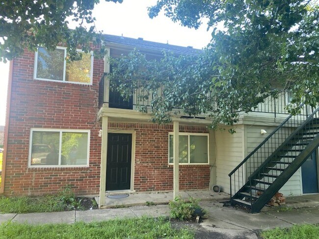 Building Photo - 5630 Brookview Ct