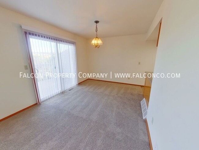 Building Photo - 2526 Elite Terrace