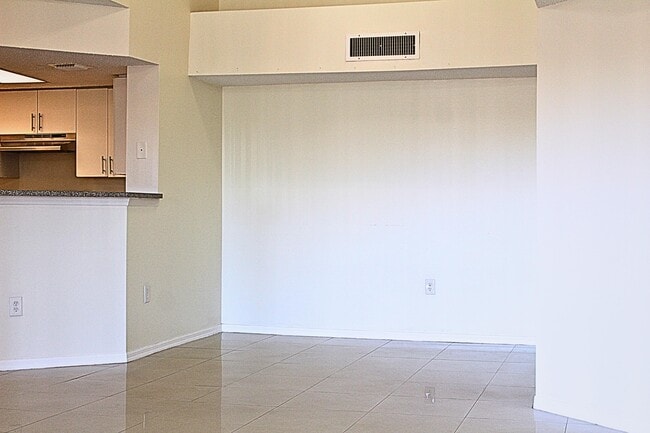 Building Photo - 5065 Wiles Rd