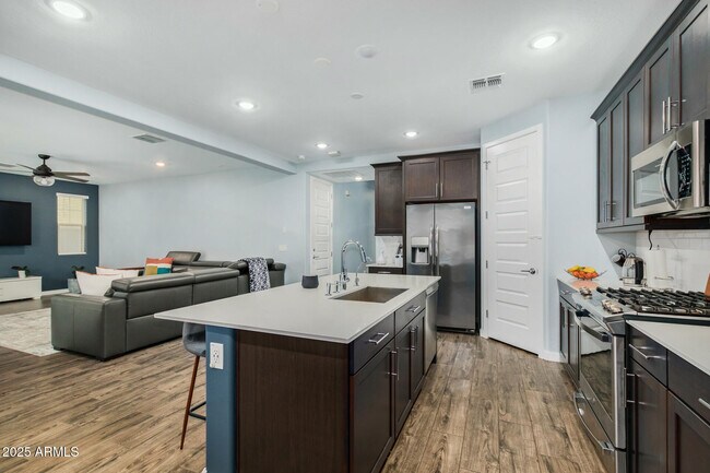 Building Photo - 1171 E Armstrong Wy