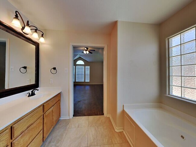 Building Photo - No Application Fees* $500 off first month....