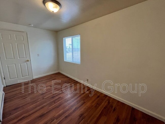 Building Photo - 14901 Ave 88