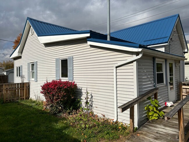 Building Photo - Check Out This 2-Bed/1-Bath Home in Bluffton!