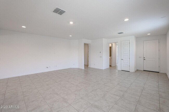 Building Photo - 16554 W Questa Dr