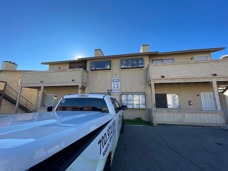 Building Photo - 6229 Yerba Ln