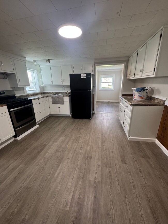 Building Photo - Small 2-Bed Home on E Horton – Simple & Affordable