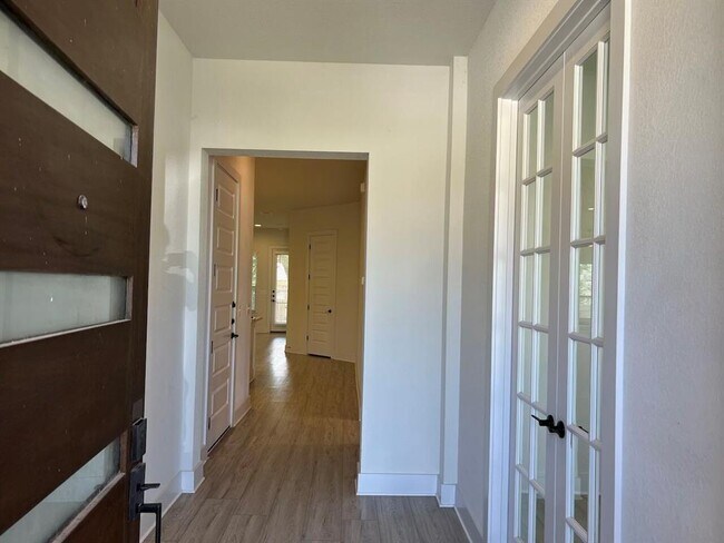Building Photo - 2612 Brushwood Mdw