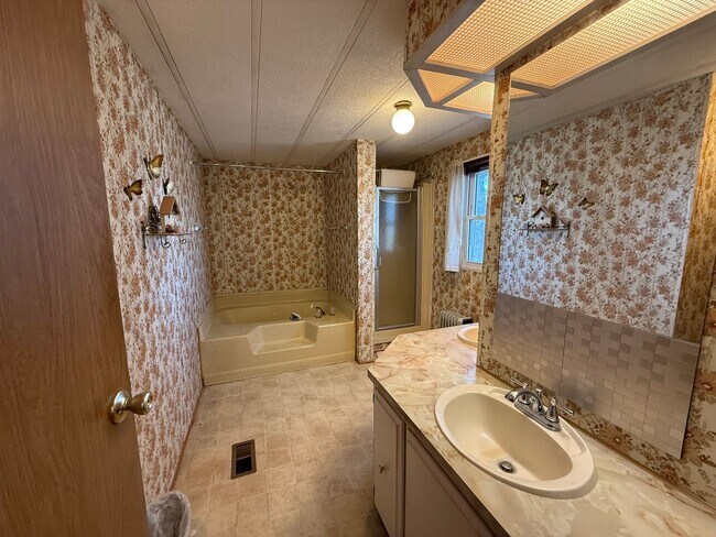 Building Photo - 61144 Bryan Rd