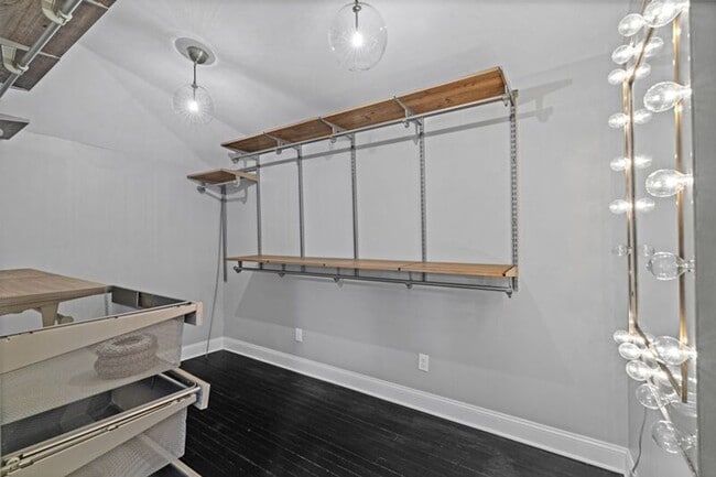 Building Photo - 1511 Hamlet St