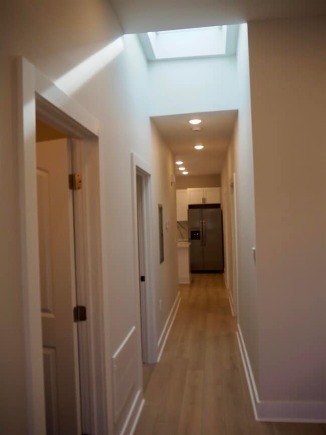 Building Photo - 1205 Hillside Pl