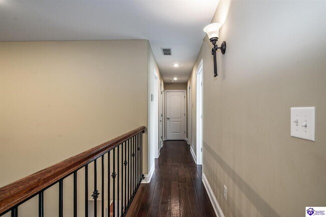 Building Photo - 120 Calumet Loop