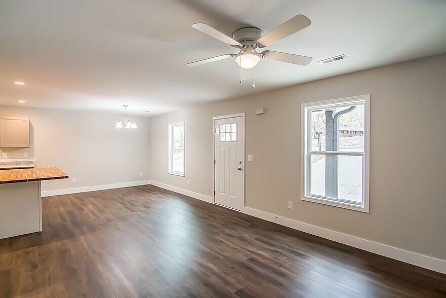 Open Living/Dining Area - 54 Creekside Ln