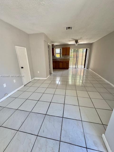 Building Photo - 927 NW 7th Ct