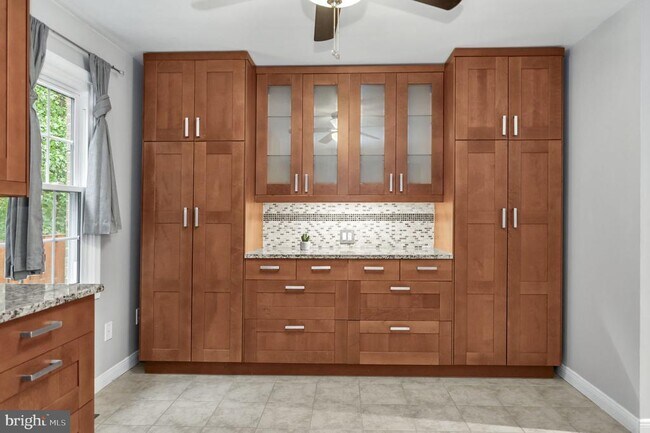 Building Photo - 8914 Grandstaff Ct