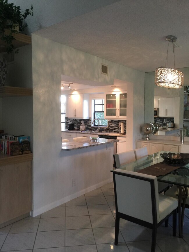 Building Photo - 7770 La Mirada Dr