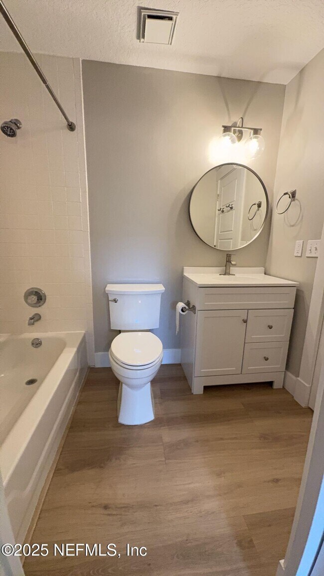 Building Photo - 48 Firethorn Ln