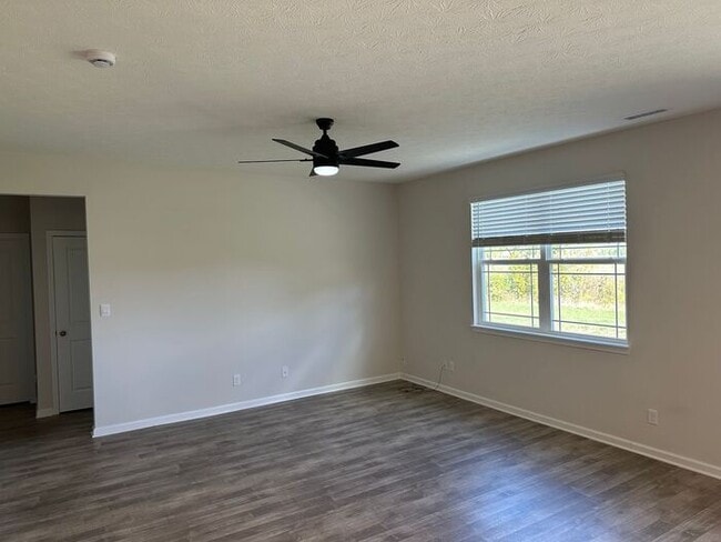 Building Photo - 113 Hunter's Rdg Dr