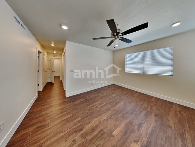 Building Photo - 724 S Retort Ave