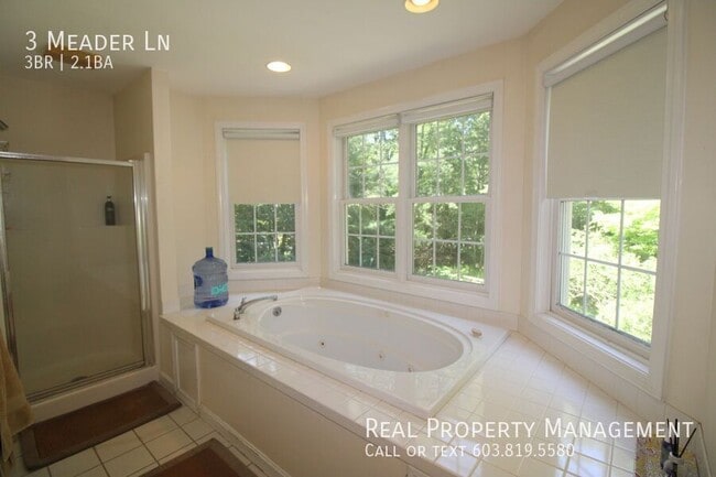 Building Photo - 3 Meader Ln