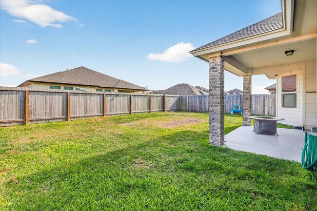 Building Photo - 2614 Vista del Sol