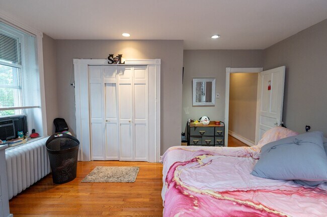 Building Photo - Melrose section 1 bed  very spacious