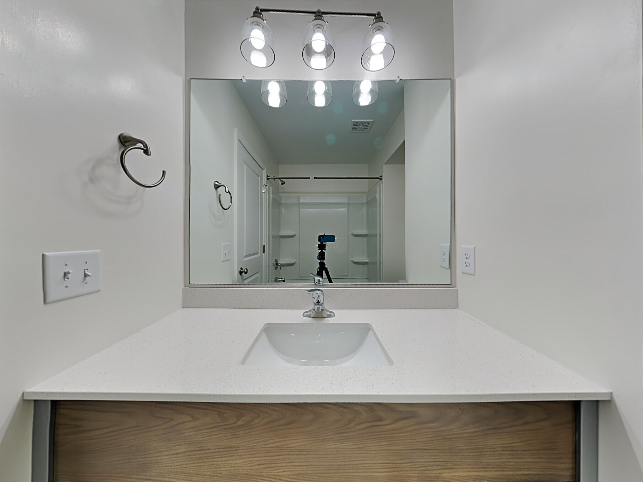 Building Photo - 2388 Eagle Creek Ct