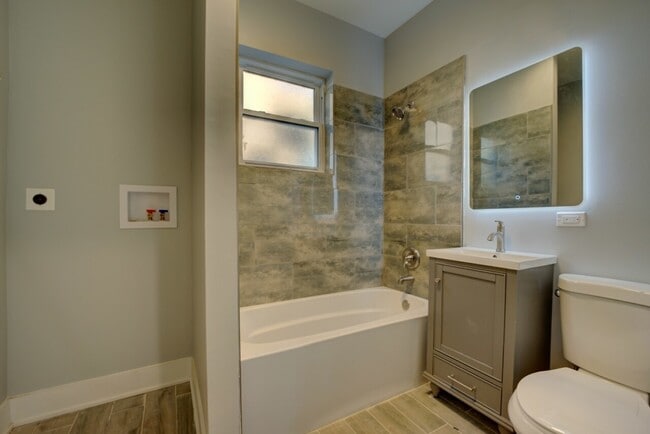 Building Photo - 7331 S Dante Ave