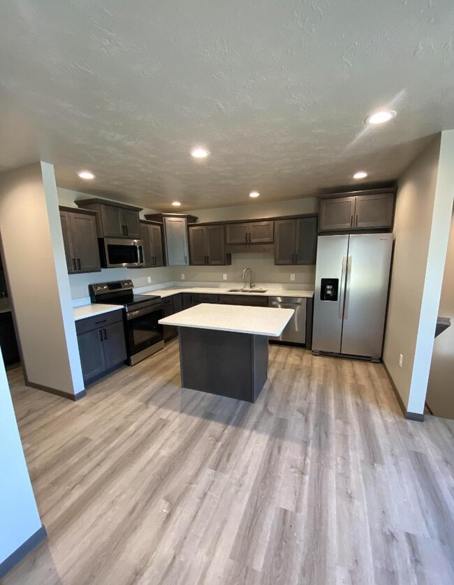 Building Photo - 216 S Elmwood Ave