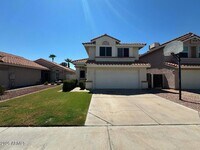 Building Photo - 4053 E Woodland Dr