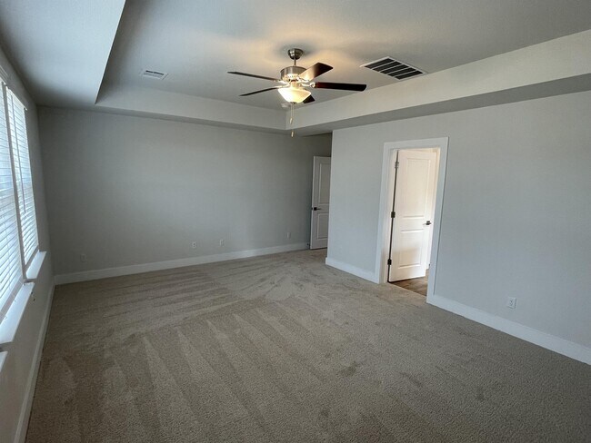 Building Photo - 100 Buckle Cove