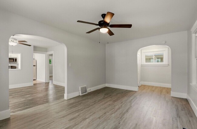 Building Photo - Beautifully Renovated 2 Bed, 1 Bath Home for Rent!
