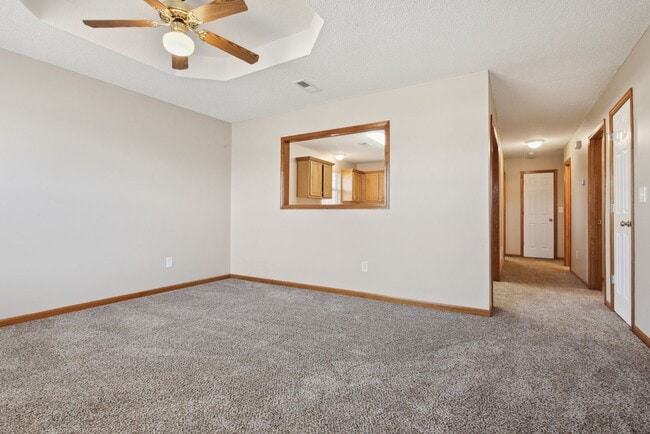 Building Photo - 2 Bedrooms,  1.5 Baths-Grain Valley