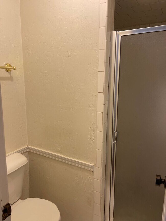 Building Photo - 3 bed upstairs condo in Norman, community ...