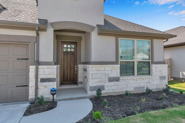 Building Photo - 120 Birkshire Dr