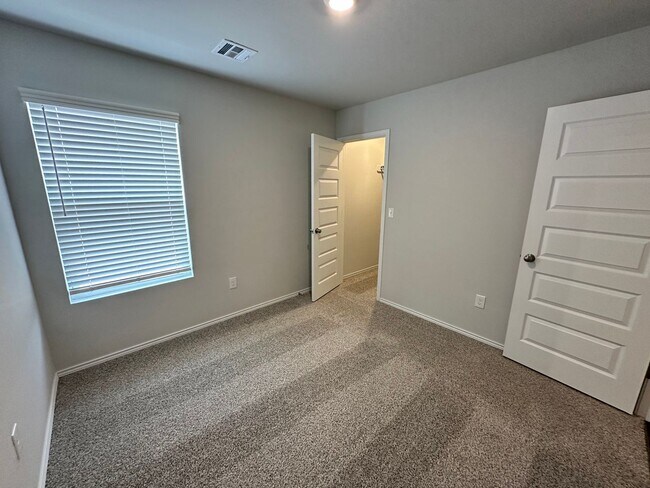 Building Photo - Move -in Special: Stunning 4-Bedroom, 2-Bath New Build Home!