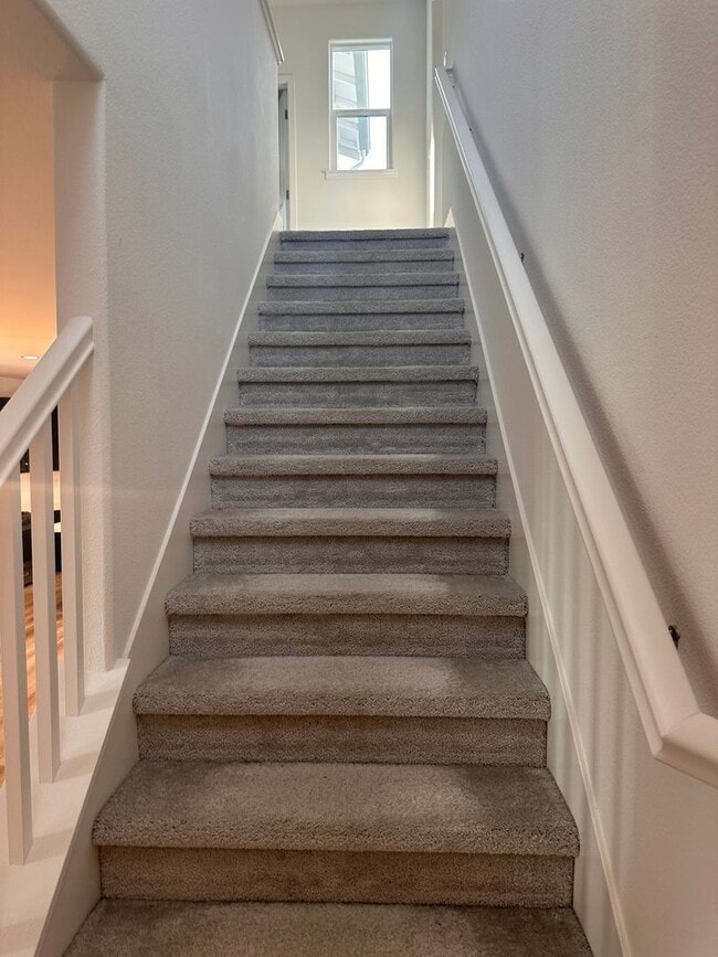 Building Photo - Modern Living in the Heart of Rocklin!