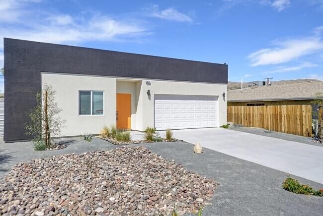 Building Photo - 66274-274 Hacienda Ave