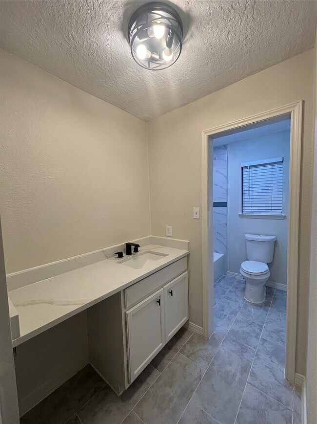 Building Photo - 22707 Cranberry Trail