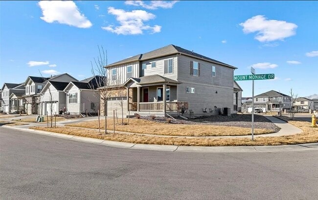 Building Photo - Private bathroom room 5