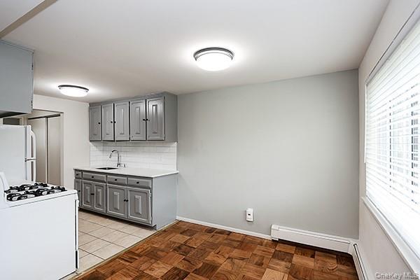 Building Photo - 178 Jervis Ave