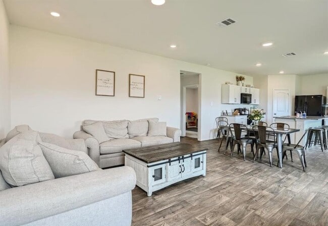 Building Photo - 259 Levi Lndg