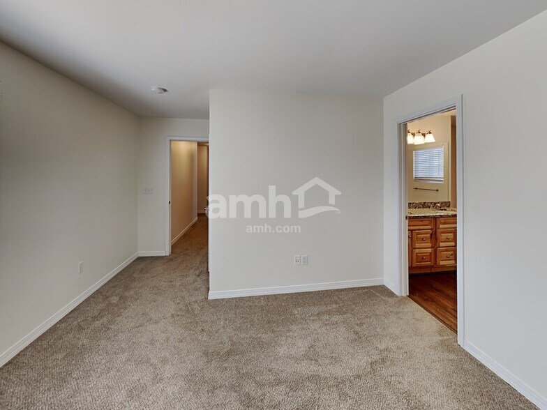 Building Photo - 13839 Ralph H Way