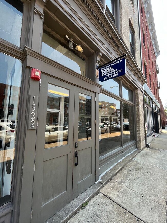 Building Photo - 1322 W Broad St