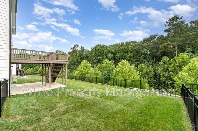 Building Photo - 209 Forsythia Ln